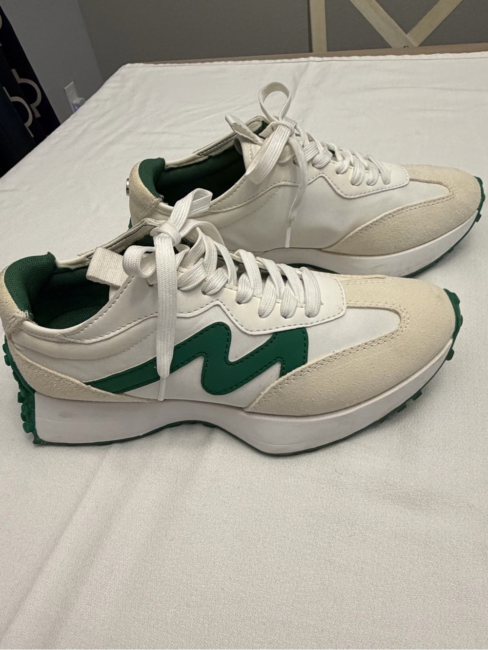 Steve Madden Campo White Green Sneakers Women’s 9.5